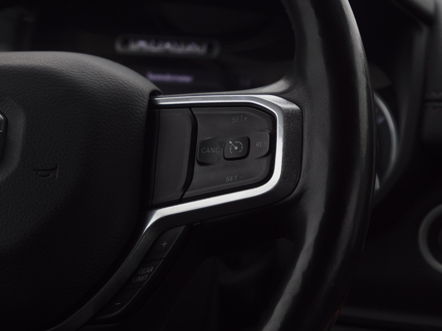 Dodge RAM | 1500 | Laramie | 5.7 HEMI V8 | 4x4 | Crew Cab