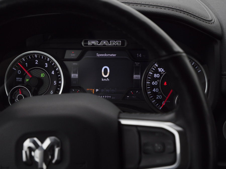 Dodge RAM | 1500 | Laramie | 5.7 HEMI V8 | 4x4 | Crew Cab