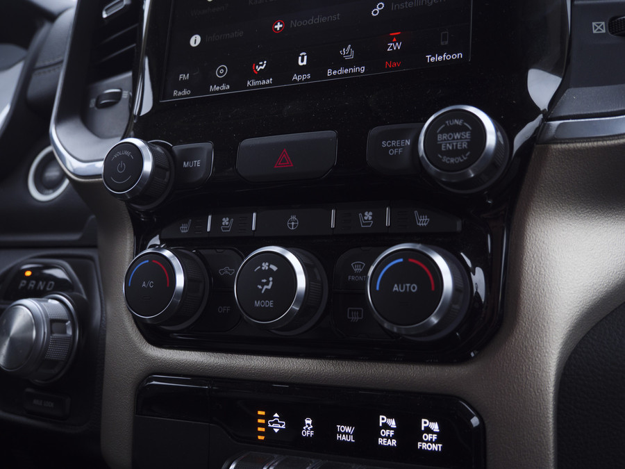 Dodge RAM | 1500 | Laramie | 5.7 HEMI V8 | 4x4 | Crew Cab