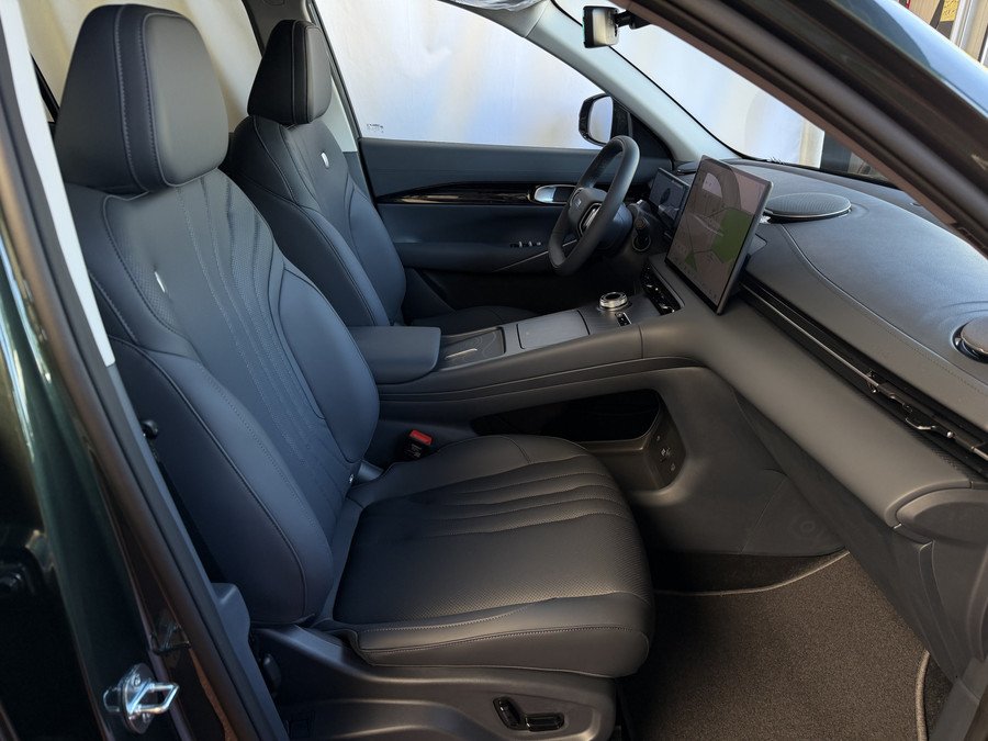 Geely E5 Pro+ 68KW | Geventileerde & Verwarmde Stoelen | Moss Green | Warmtepomp | 360° Camera | 475 km WLTP
