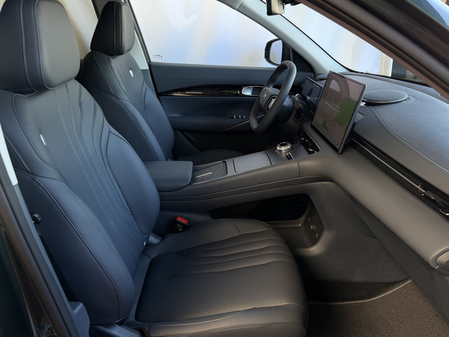 Geely E5 Pro+ 68KW | Geventileerde & Verwarmde Stoelen | Moss Green | Warmtepomp | 360° Camera | 475 km WLTP