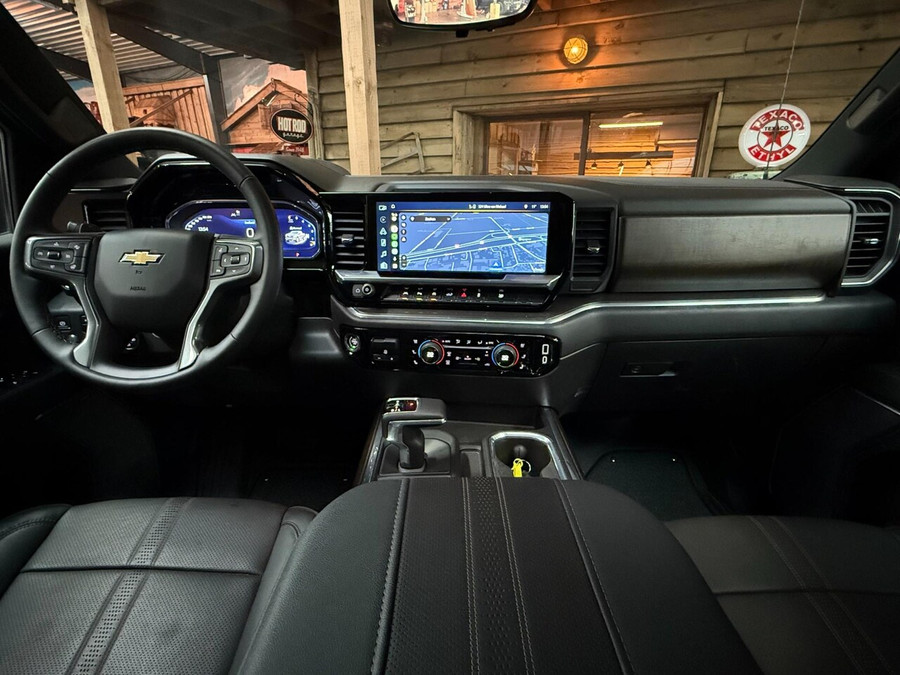 Chevrolet Silverado High Country Black Edition,
