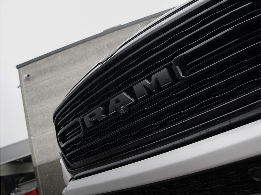 Dodge RAM 1500 5.7 V8 4x4 Crew Cab Limited Night