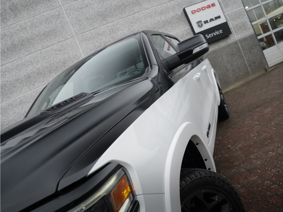 Dodge RAM 1500 5.7 V8 4x4 Crew Cab Limited Night
