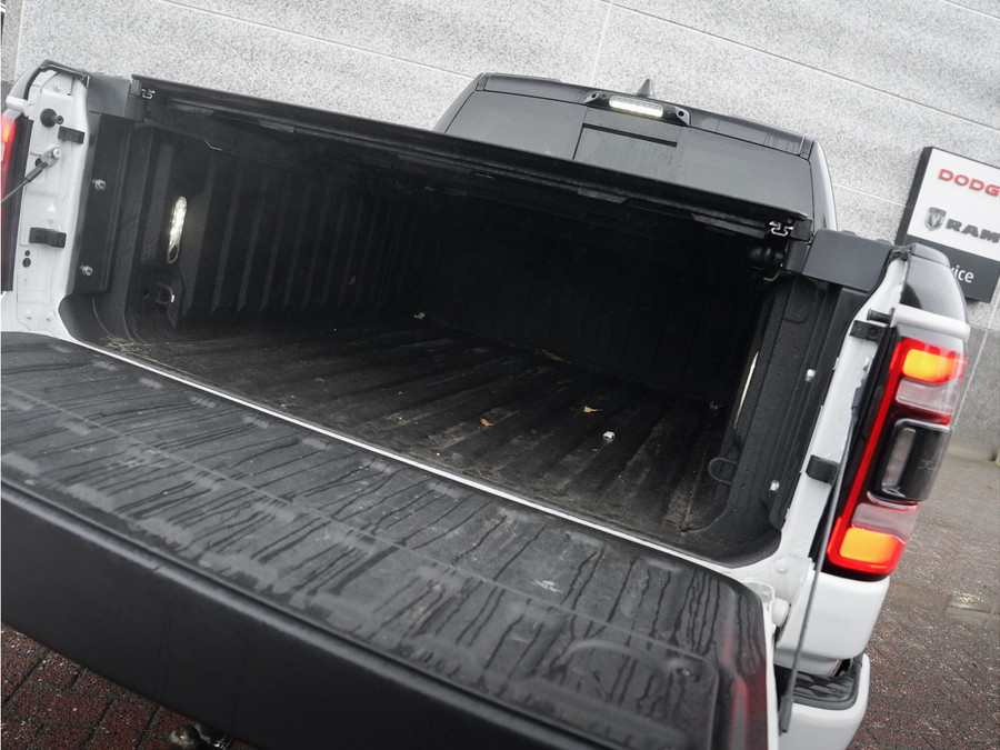 Dodge RAM 1500 5.7 V8 4x4 Crew Cab Limited Night