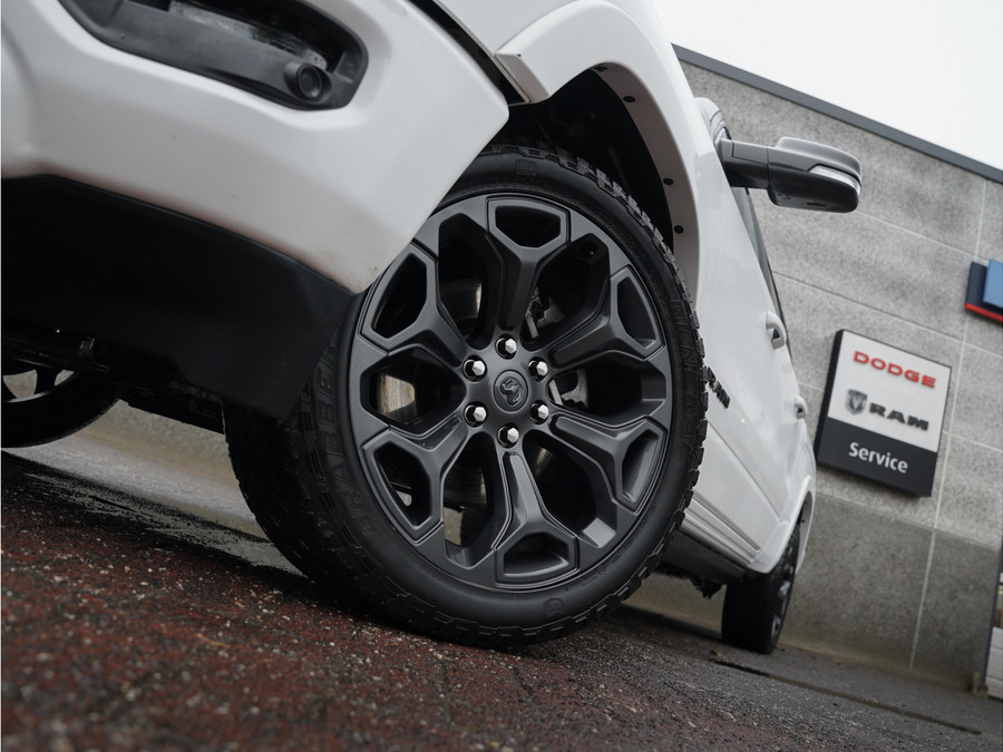 Dodge RAM 1500 5.7 V8 4x4 Crew Cab Limited Night