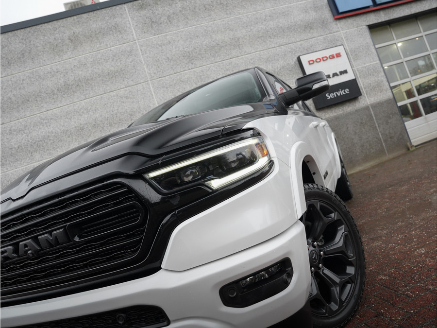 Dodge RAM 1500 5.7 V8 4x4 Crew Cab Limited Night
