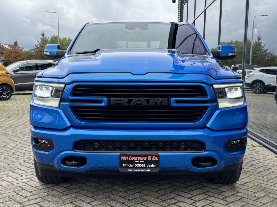 Dodge RAM 1500 5.7 V8 Laramie Night