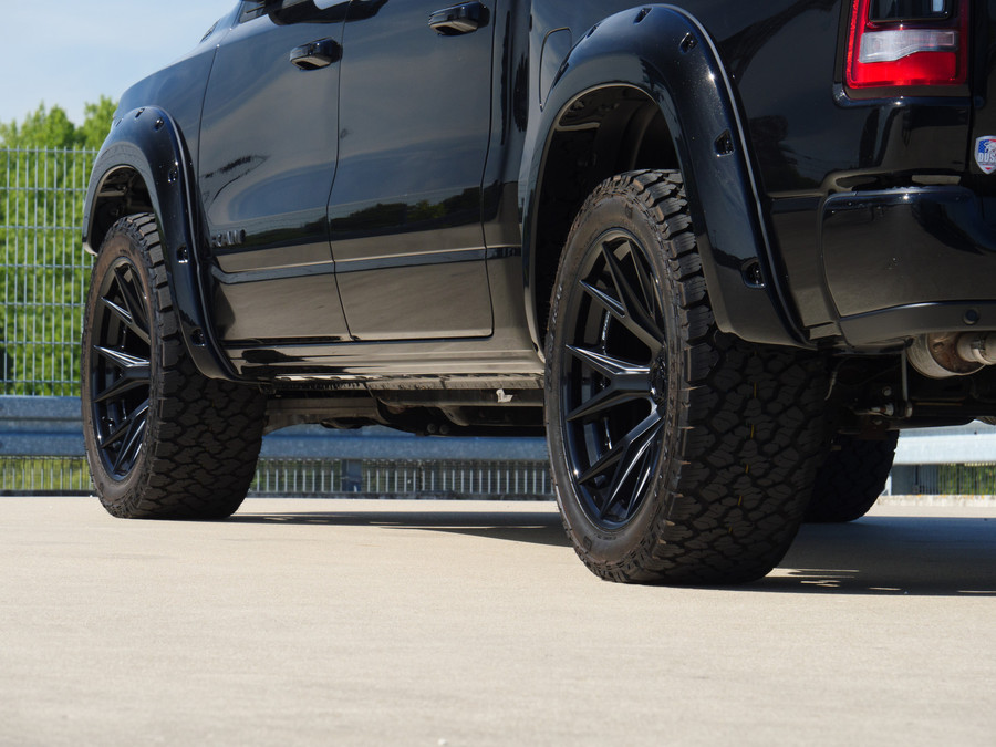 Dodge RAM 1500 | Laramie Sport | 5.7 V8 | HEMI | 4x4 | Crew Cab