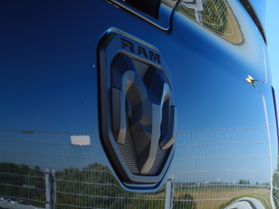 Dodge RAM 1500 | Laramie Sport | 5.7 V8 | HEMI | 4x4 | Crew Cab