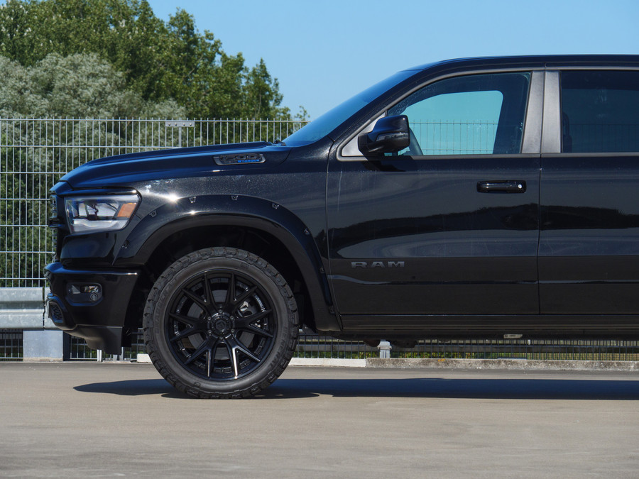 Dodge RAM 1500 | Laramie Sport | 5.7 V8 | HEMI | 4x4 | Crew Cab