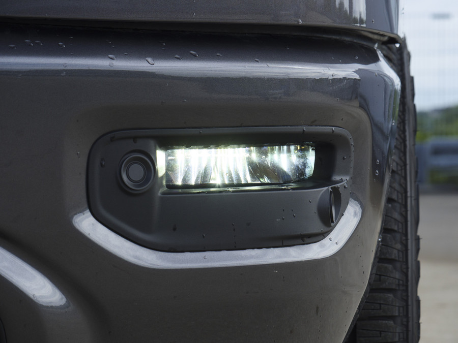 Dodge RAM 1500 | Laramie Sport | 5.7 V8 | HEMI | 4x4 | Crew Cab