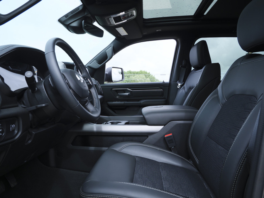 Dodge RAM 1500 | Laramie Sport | 5.7 V8 | HEMI | 4x4 | Crew Cab