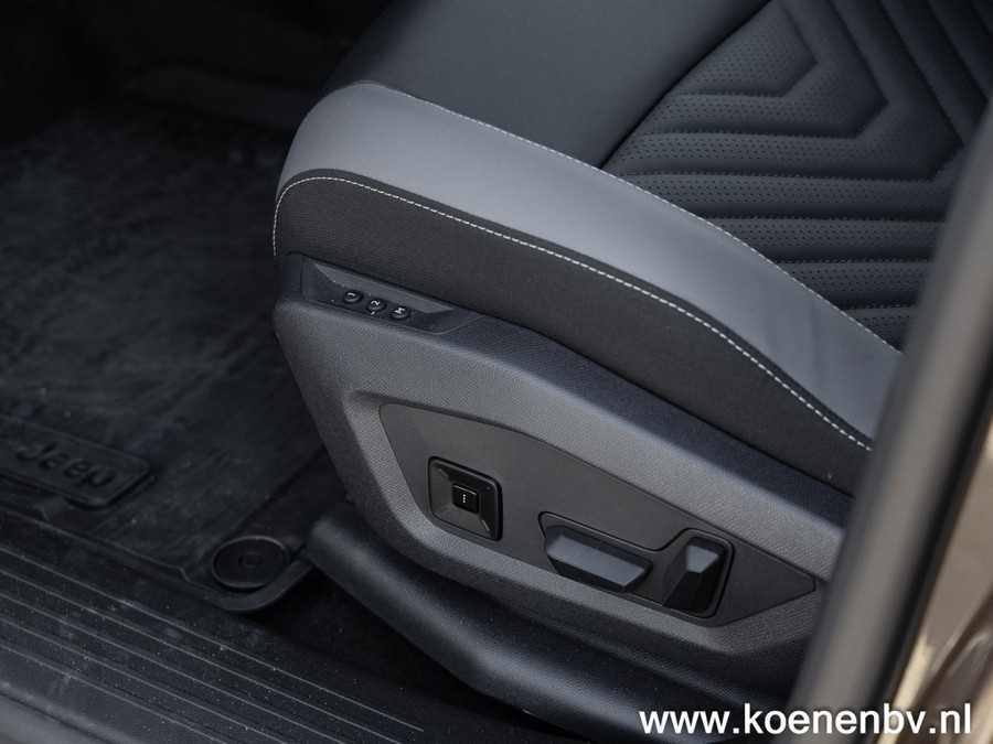 Jeep Compass First Edition 74 KWH PREMIUM & CONVENIENCE PACK / PANODAK