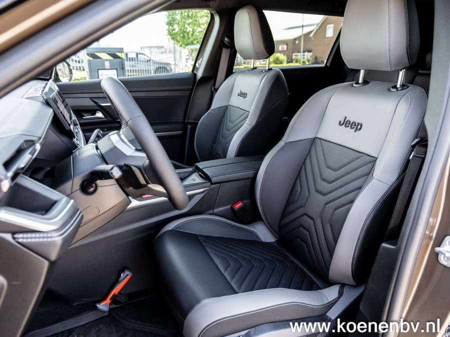 Jeep Compass First Edition 74 KWH PREMIUM & CONVENIENCE PACK / PANODAK