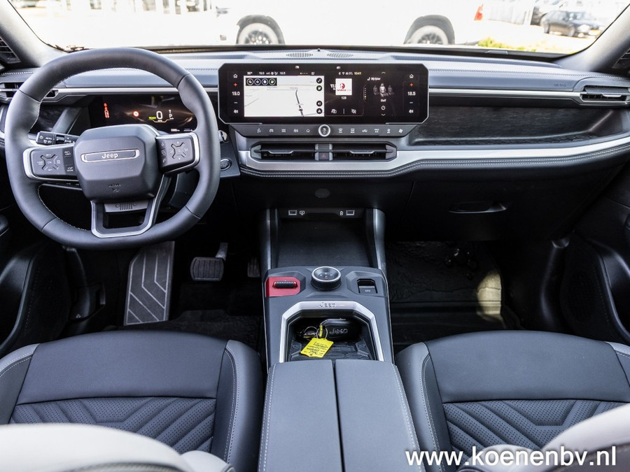 Jeep Compass First Edition 74 KWH PREMIUM & CONVENIENCE PACK / PANODAK