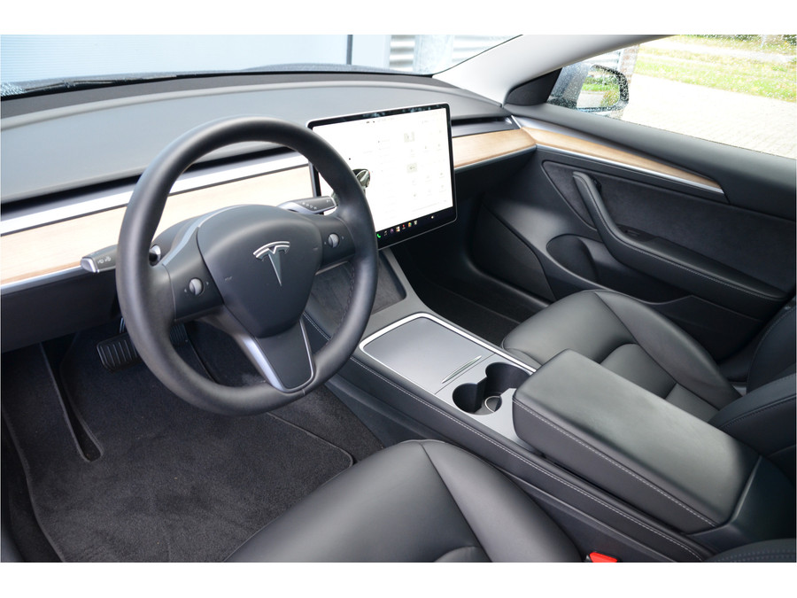 Tesla Model 3 Standard RWD Plus 60 kWh