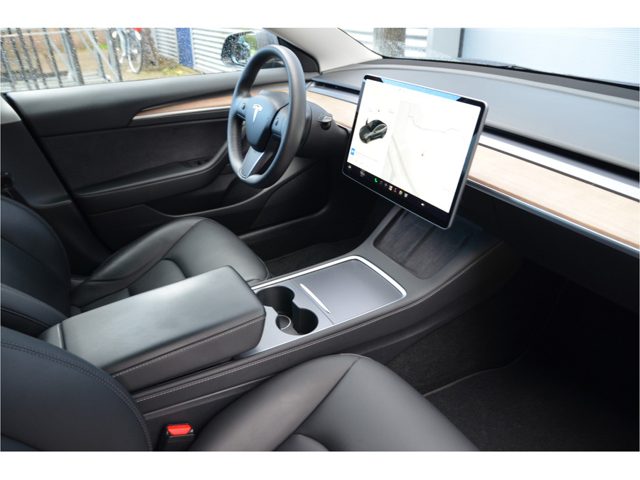 Tesla Model 3 Standard RWD Plus 60 kWh