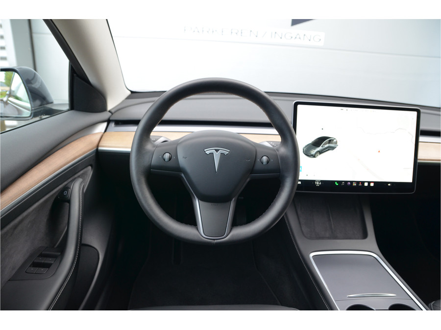 Tesla Model 3 Standard RWD Plus 60 kWh