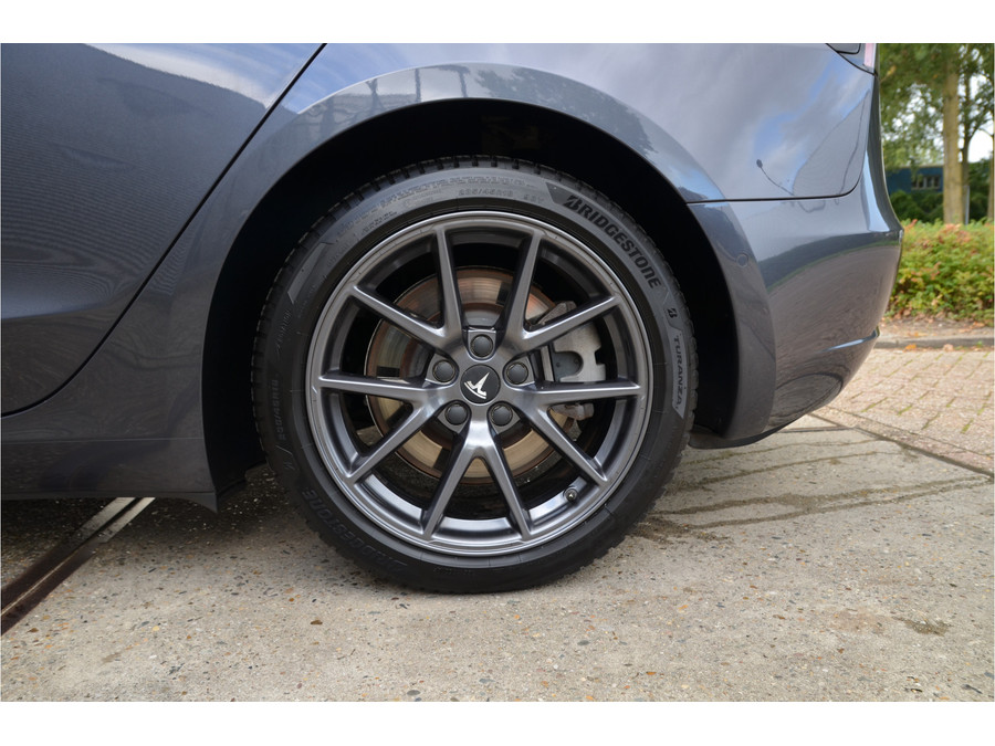 Tesla Model 3 Standard RWD Plus 60 kWh