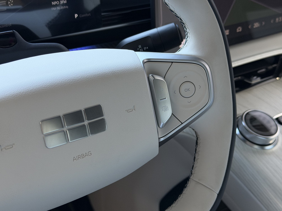 Geely E5 Max+ 68 kWh | 475KM Bereik Speciaal Wit Leer Topuitvoering | Panoramadak | Elektr. Achterklep | 360°