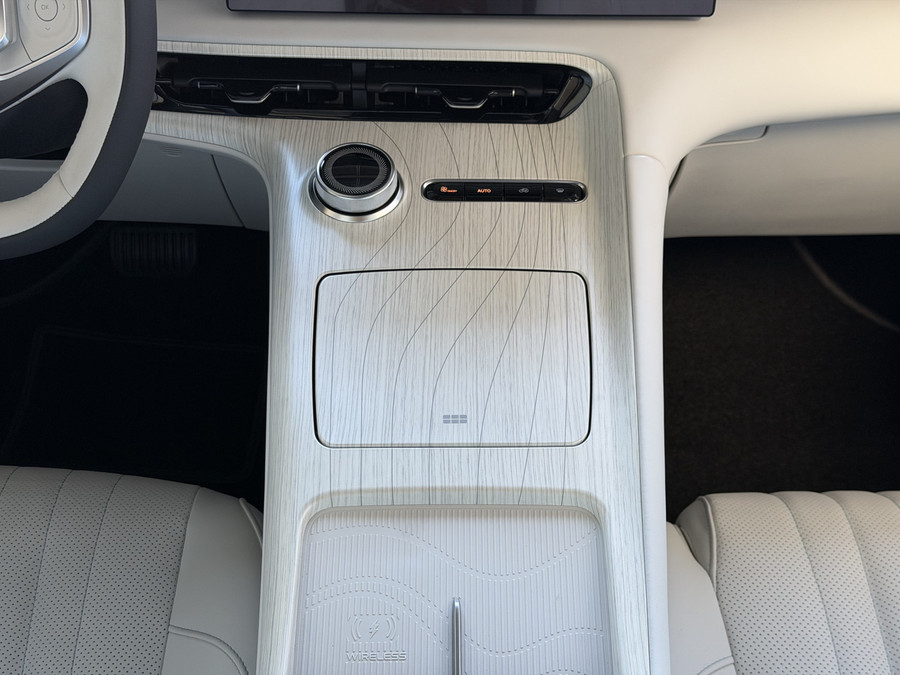 Geely E5 Max+ 68 kWh | 475KM Bereik Speciaal Wit Leer Topuitvoering | Panoramadak | Elektr. Achterklep | 360°