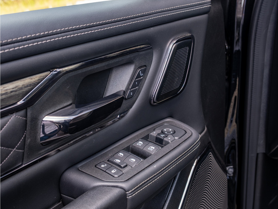 Dodge Ram 1500 Limited XXL