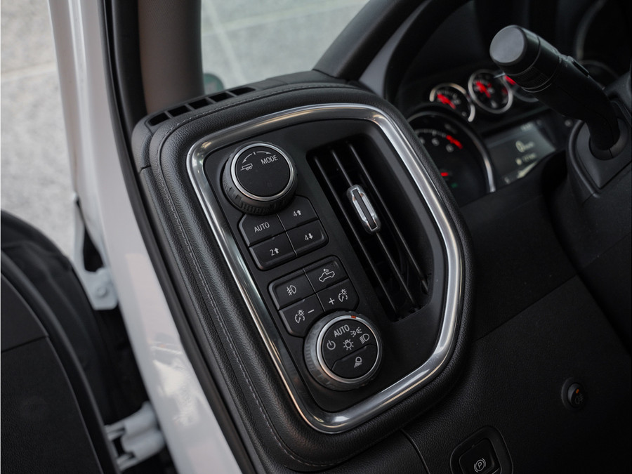 Chevrolet SILVERADO 1500 RST