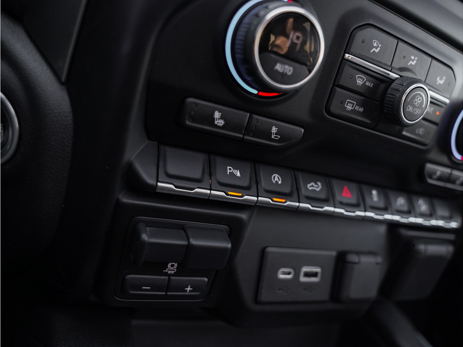 Chevrolet SILVERADO 1500 RST