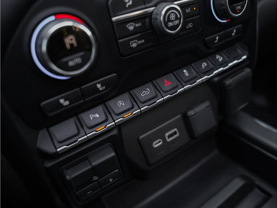 Chevrolet SILVERADO 1500 RST