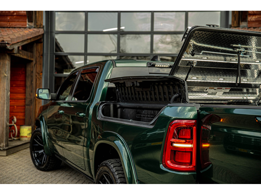 Dodge RAM 1500 Limited H/O Hurricane 540 PK Serrano Green Metallic
