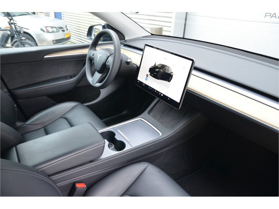 Tesla Model Y RWD 58 kWh