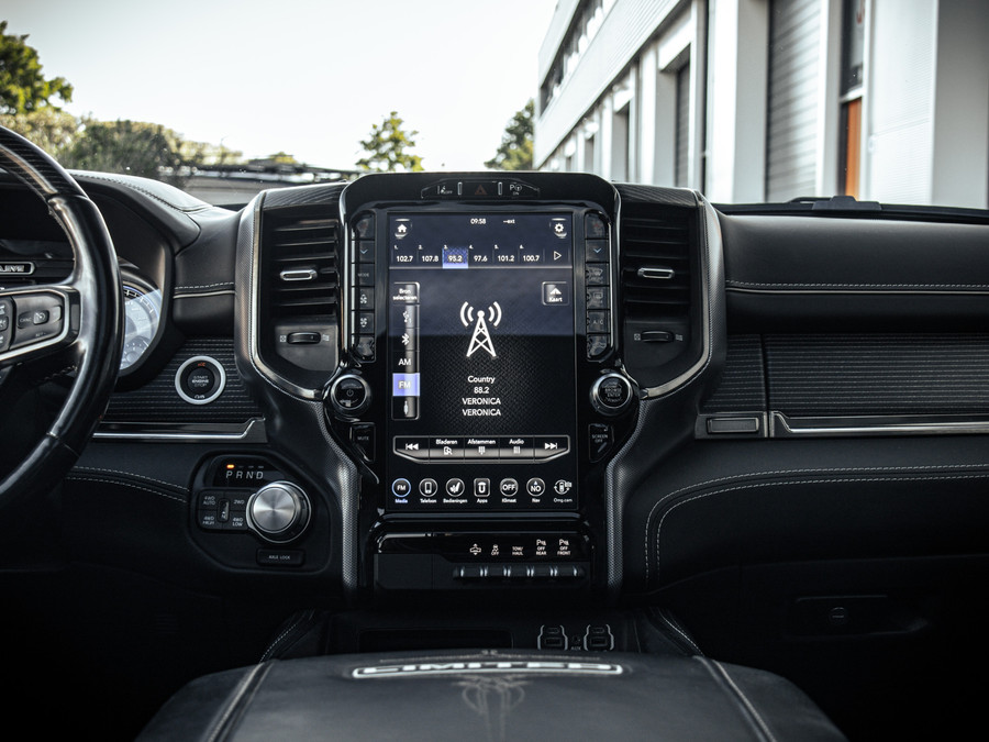 Dodge RAM 1500 5.7 V8 4x4 Crew Cab Limited