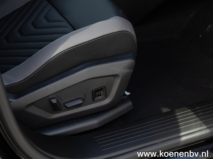 Jeep Compass First Edition 74kWh PANO / CONVENIENCE PACK / WARMTEPOMP / 8 JAAR GARANTIE