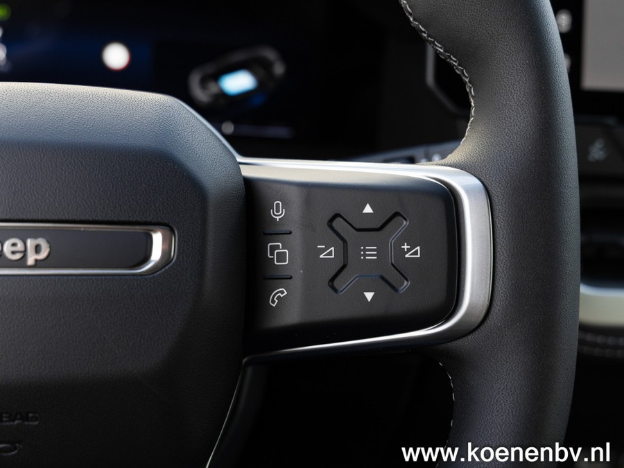 Jeep Compass First Edition 74kWh PANO / CONVENIENCE PACK / WARMTEPOMP / 8 JAAR GARANTIE