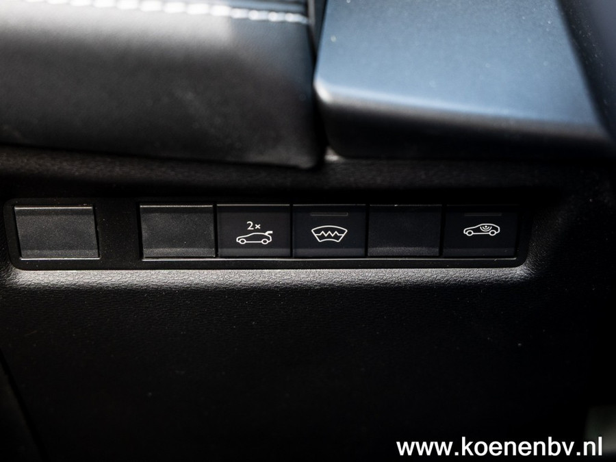 Jeep Compass First Edition 74kWh PANO / CONVENIENCE PACK / WARMTEPOMP / 8 JAAR GARANTIE