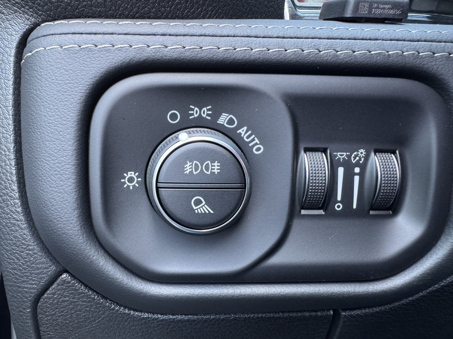Dodge RAM 1500 LIMITED