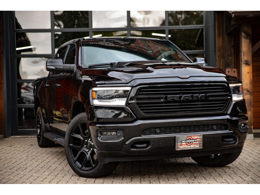 Dodge RAM 1500 5.7 V8 4x4 Crew Cab Laramie