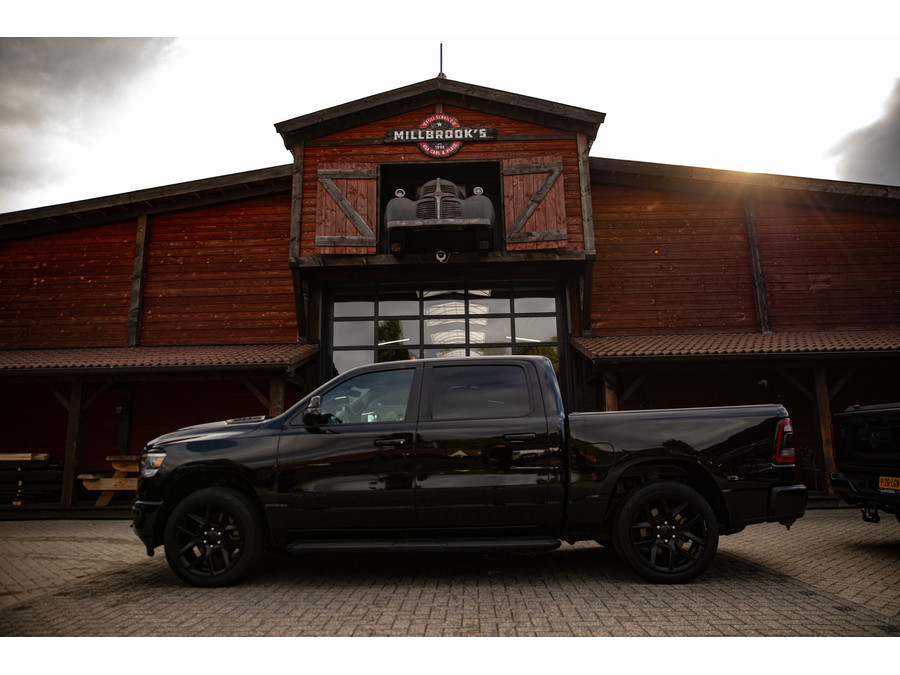 Dodge RAM 1500 5.7 V8 4x4 Crew Cab Laramie