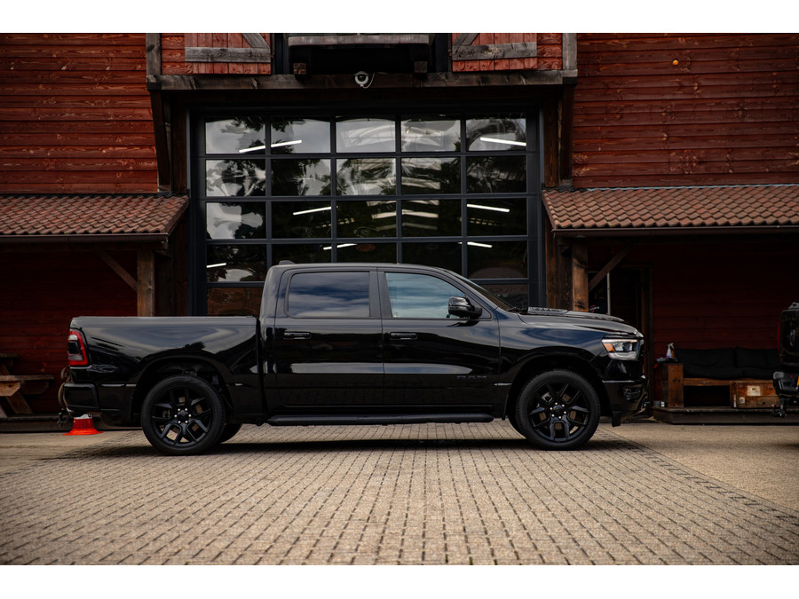 Dodge RAM 1500 5.7 V8 4x4 Crew Cab Laramie
