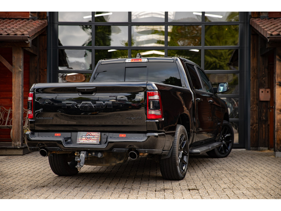 Dodge RAM 1500 5.7 V8 4x4 Crew Cab Laramie