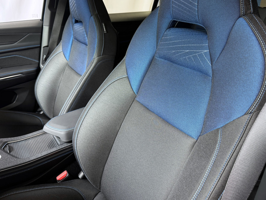 Lynk & Co 01 ✅1.5 261 PK NIEUWE AUTO ✅ 2025 / STOEL VERW. 1.5 261 PK ZWARTE HEMEL 360CAM