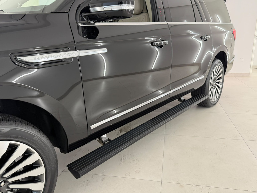 Lincoln Navigator 3.5L V6 Lang Preferred