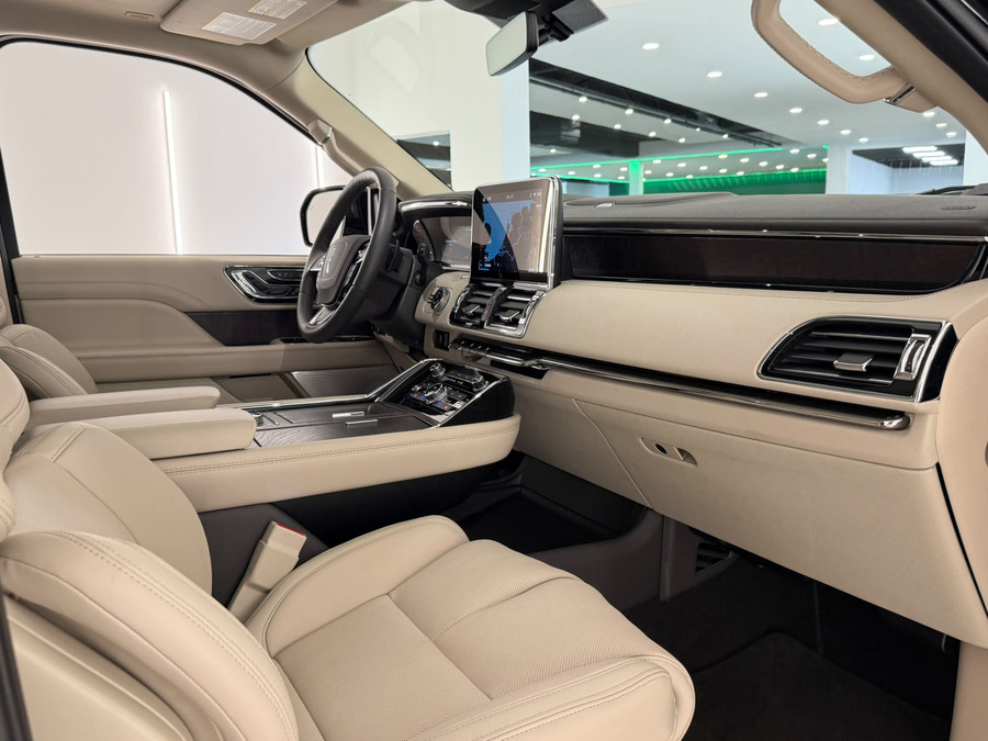 Lincoln Navigator 3.5L V6 Lang Preferred