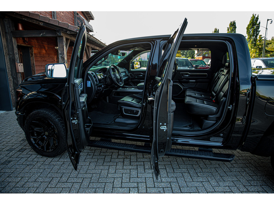 Dodge RAM 1500 5.7 V8 4x4 Crew Cab Laramie