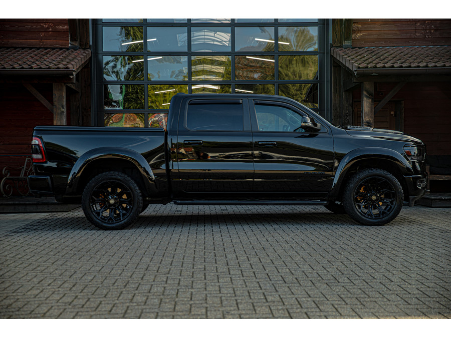 Dodge RAM 1500 5.7 V8 4x4 Crew Cab Laramie