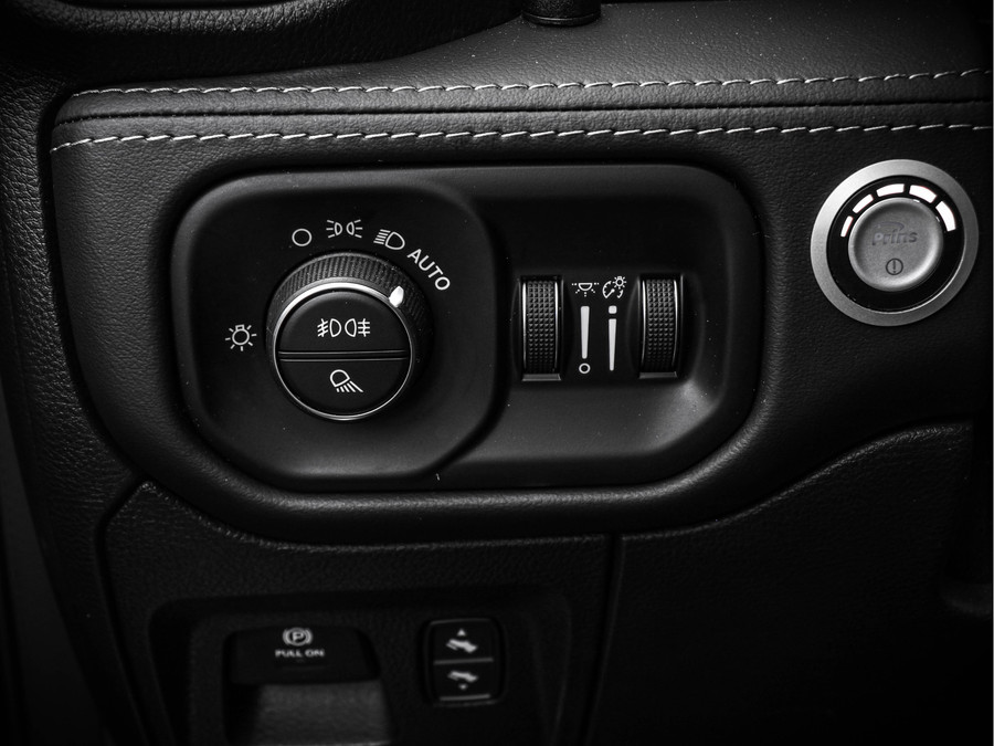Dodge RAM 1500 TRX Blacked Out | V8 6.2L Supercharged