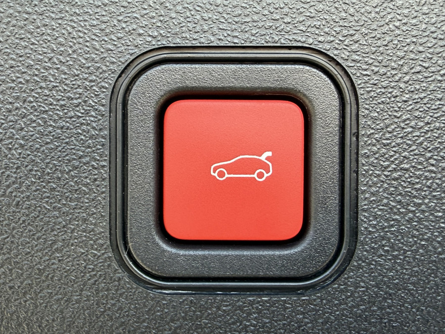 Jeep Avenger 100pk Altitude (Camera - Keyless Entry - Adaptieve Cruise Controle - Elektrische Klep - JBL - LED - 