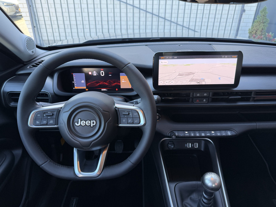 Jeep Avenger 100pk Altitude (Camera - Keyless Entry - Adaptieve Cruise Controle - Elektrische Klep - JBL - LED - 