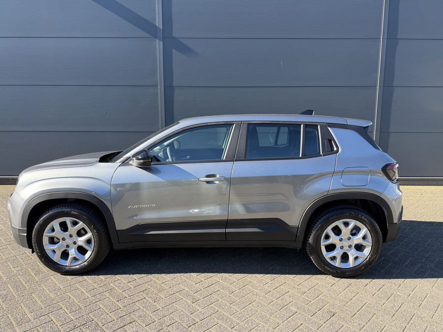 Jeep Avenger 100pk Altitude (Camera - Keyless Entry - Adaptieve Cruise Controle - Elektrische Klep - JBL - LED - 